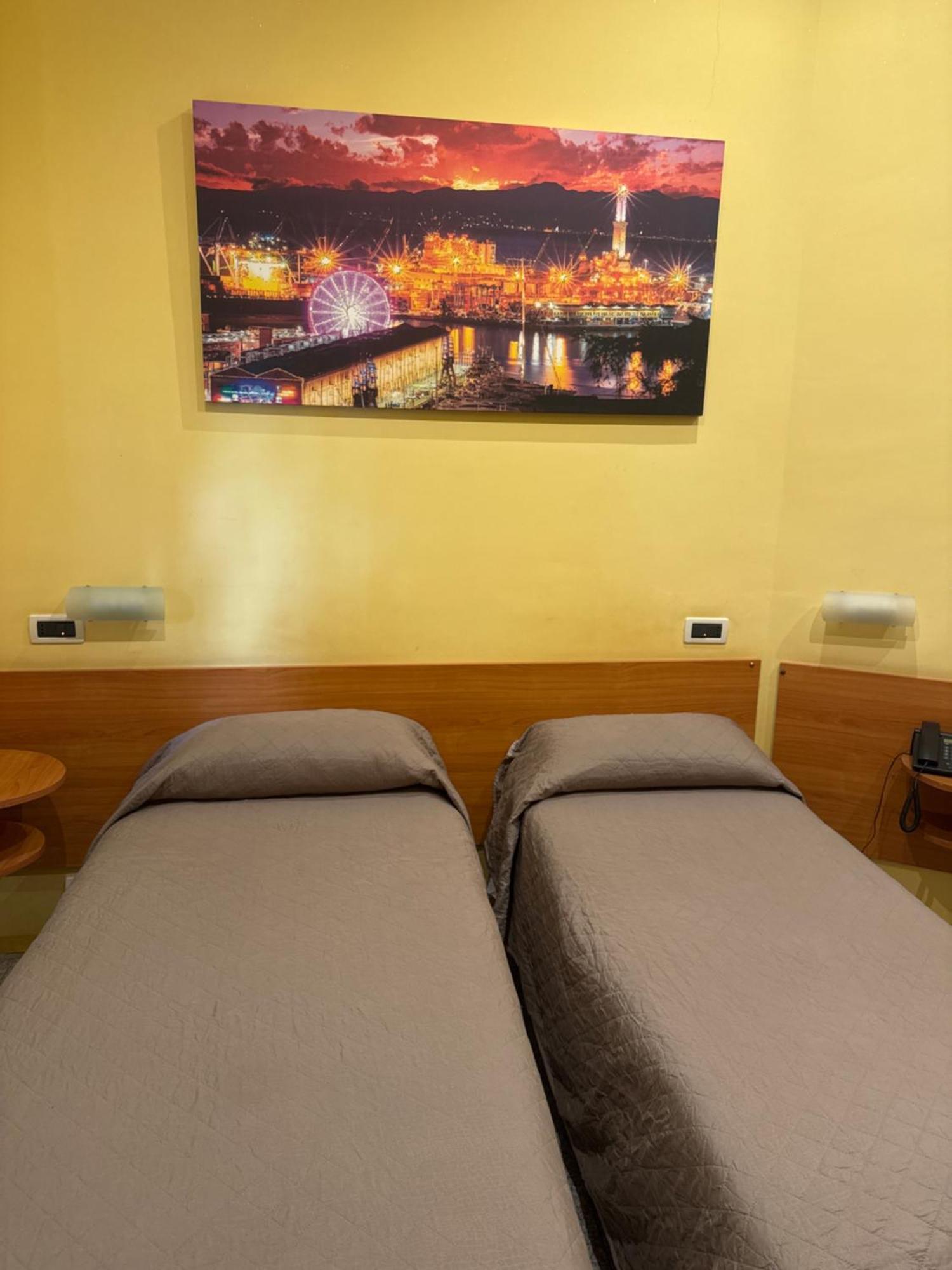 Albergo Parigi Genoa Bagian luar foto