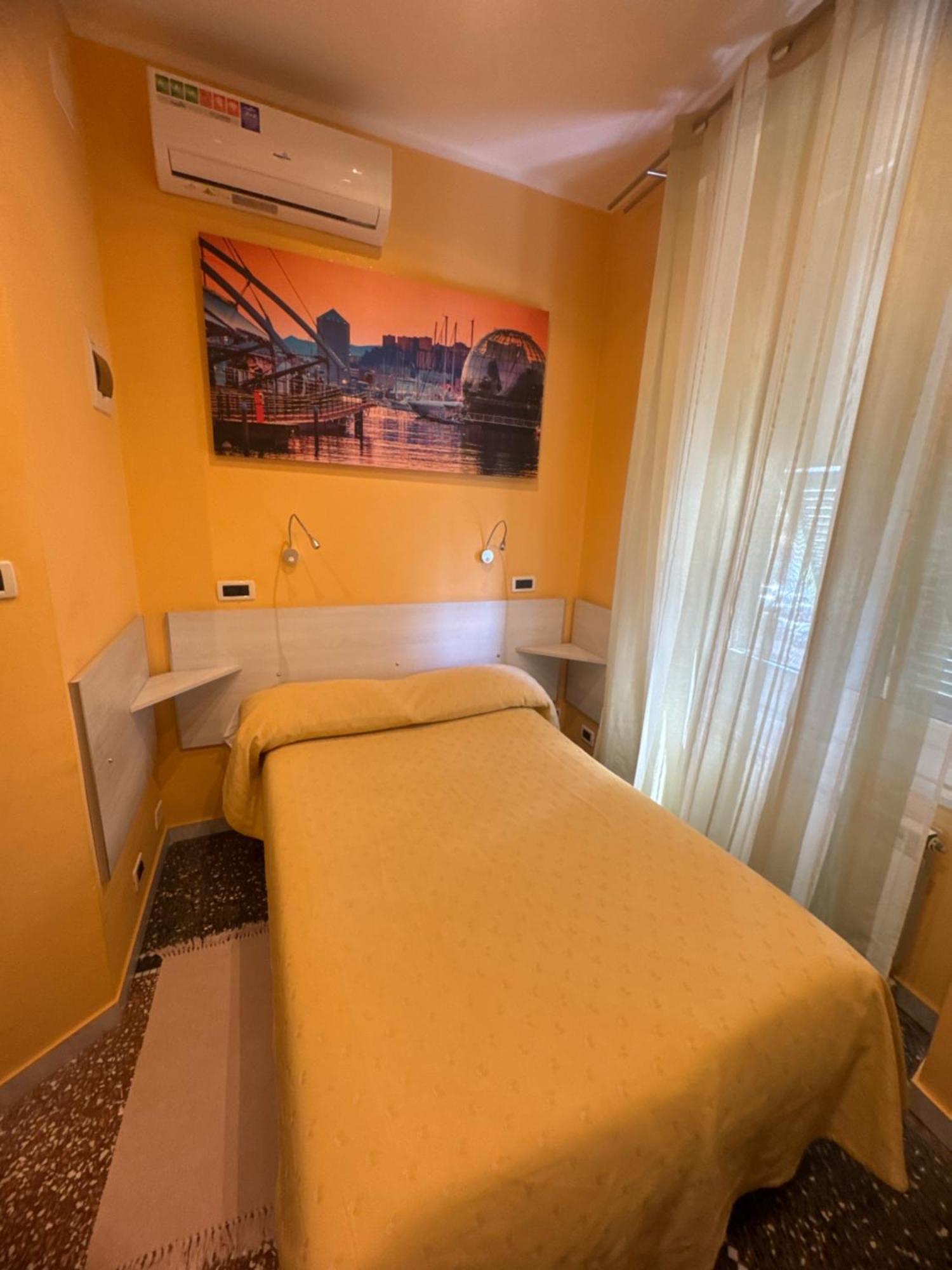 Albergo Parigi Genoa Bagian luar foto